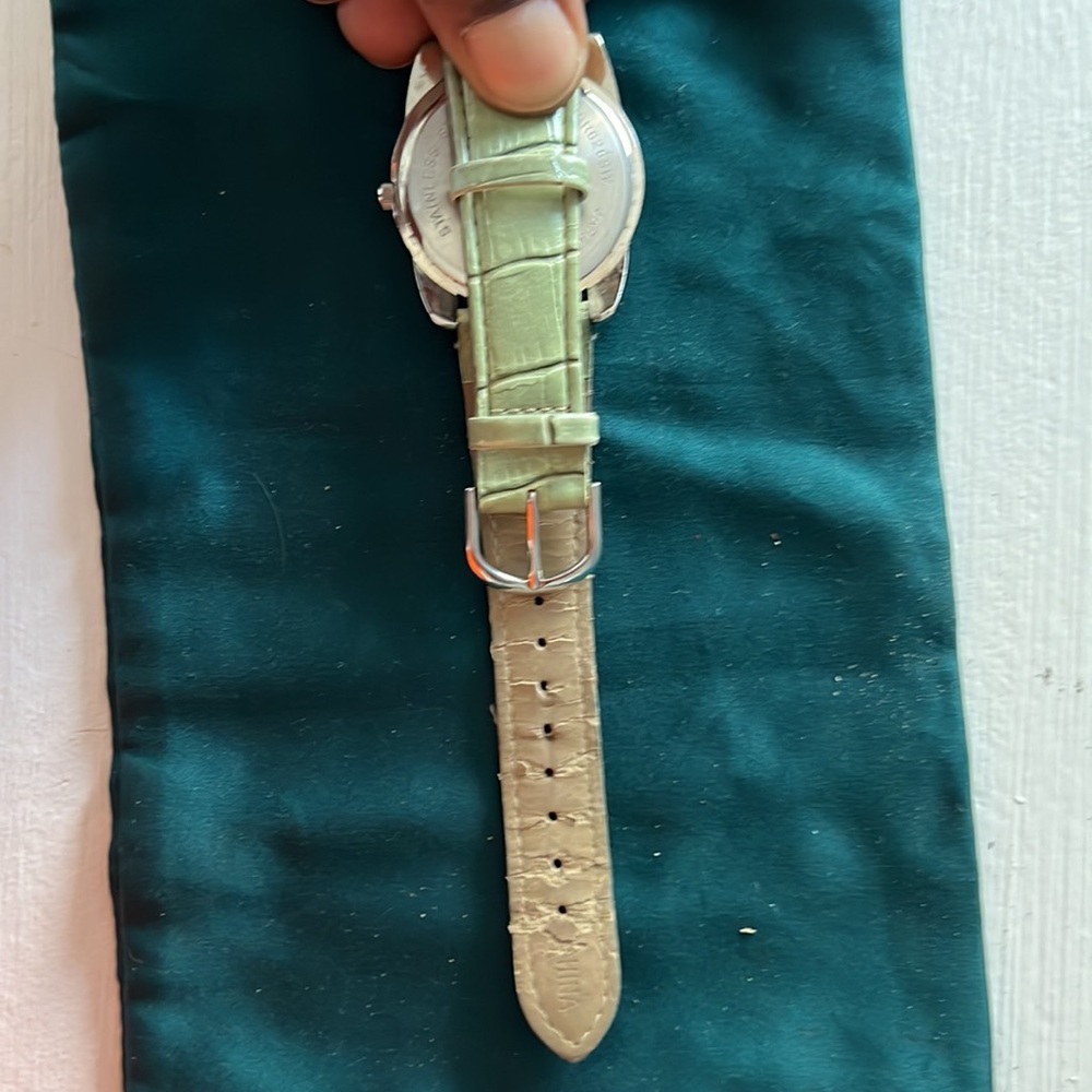 Watch - Picture 4 of 5